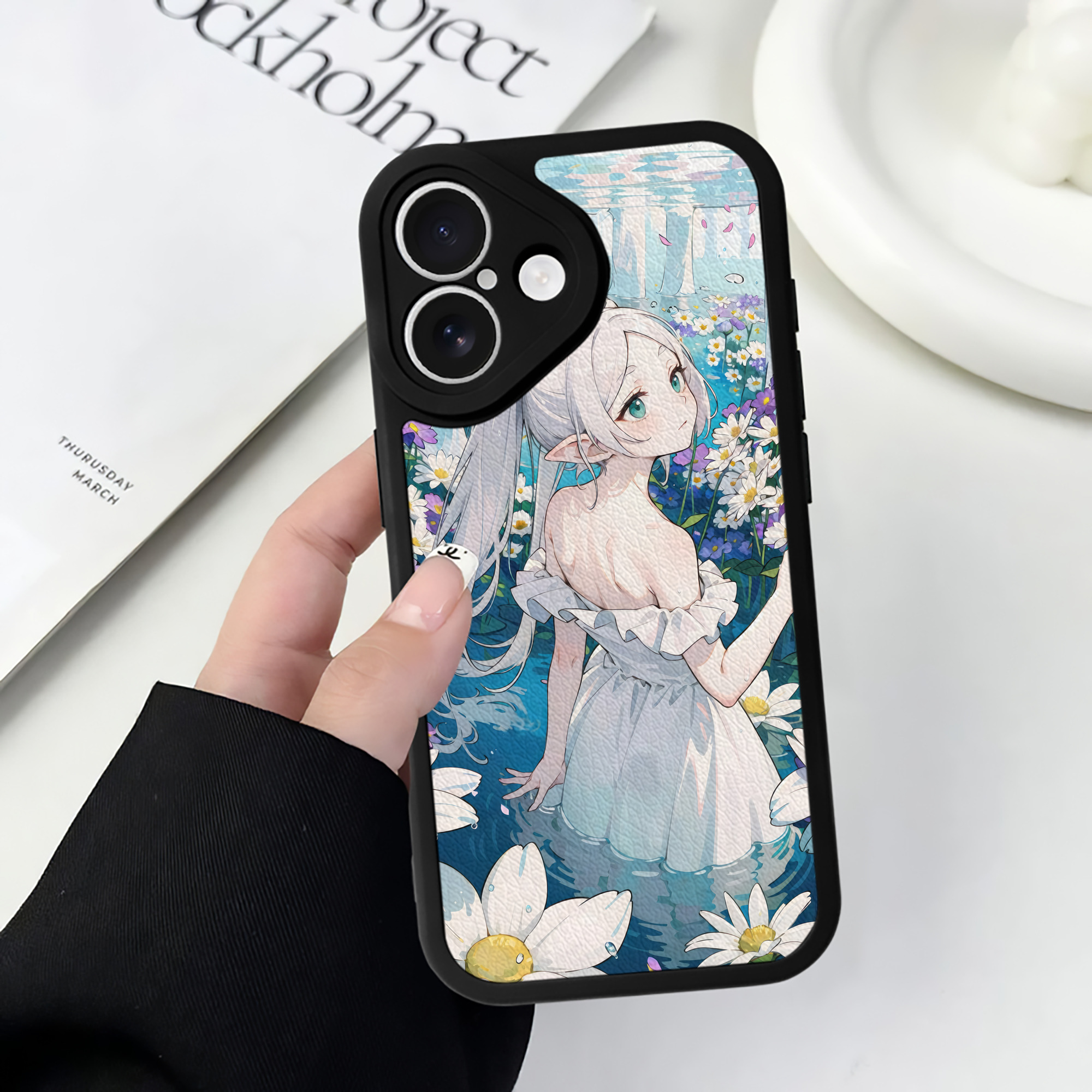 （画像用） 葬送のフリーレン Frieren 【iPhone 16シリーズ対応】シリコンスマホケース（レザー調） 材質：シリコン